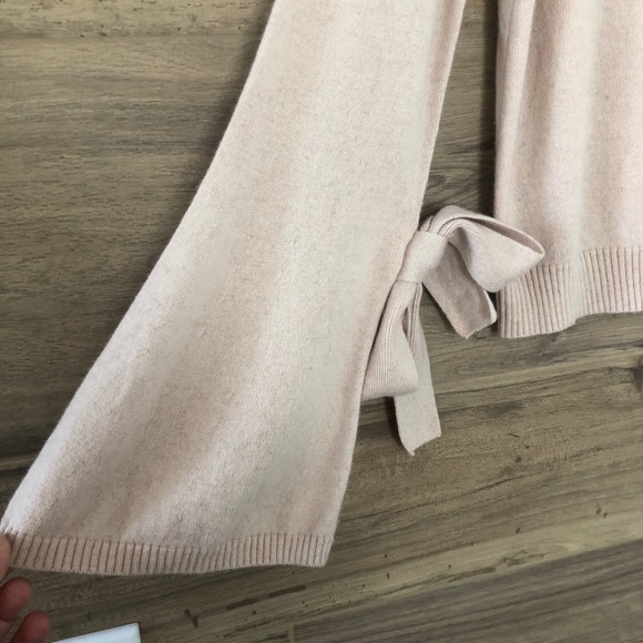 Alexis Wool/Cashmere Blend Cream Tie Cuff Sweater Size M - Picture 3 of 7